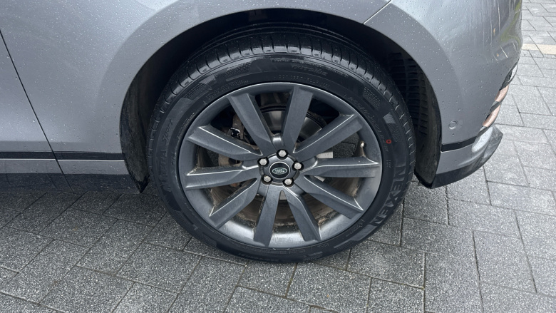 Land Rover Range Rover Velar 2.0 D240 R-Dynamic HSE 5dr Auto Diesel Estate